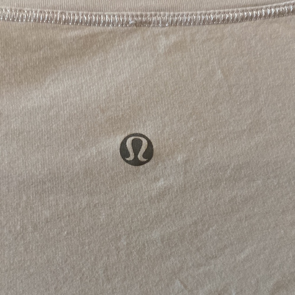 Lululemon t-shirt - Picture 2 of 3